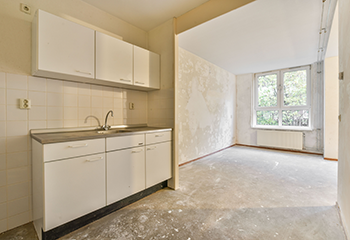 Modern kitchen remodel in Redondo Beach featuring new cabinetry and countertops.